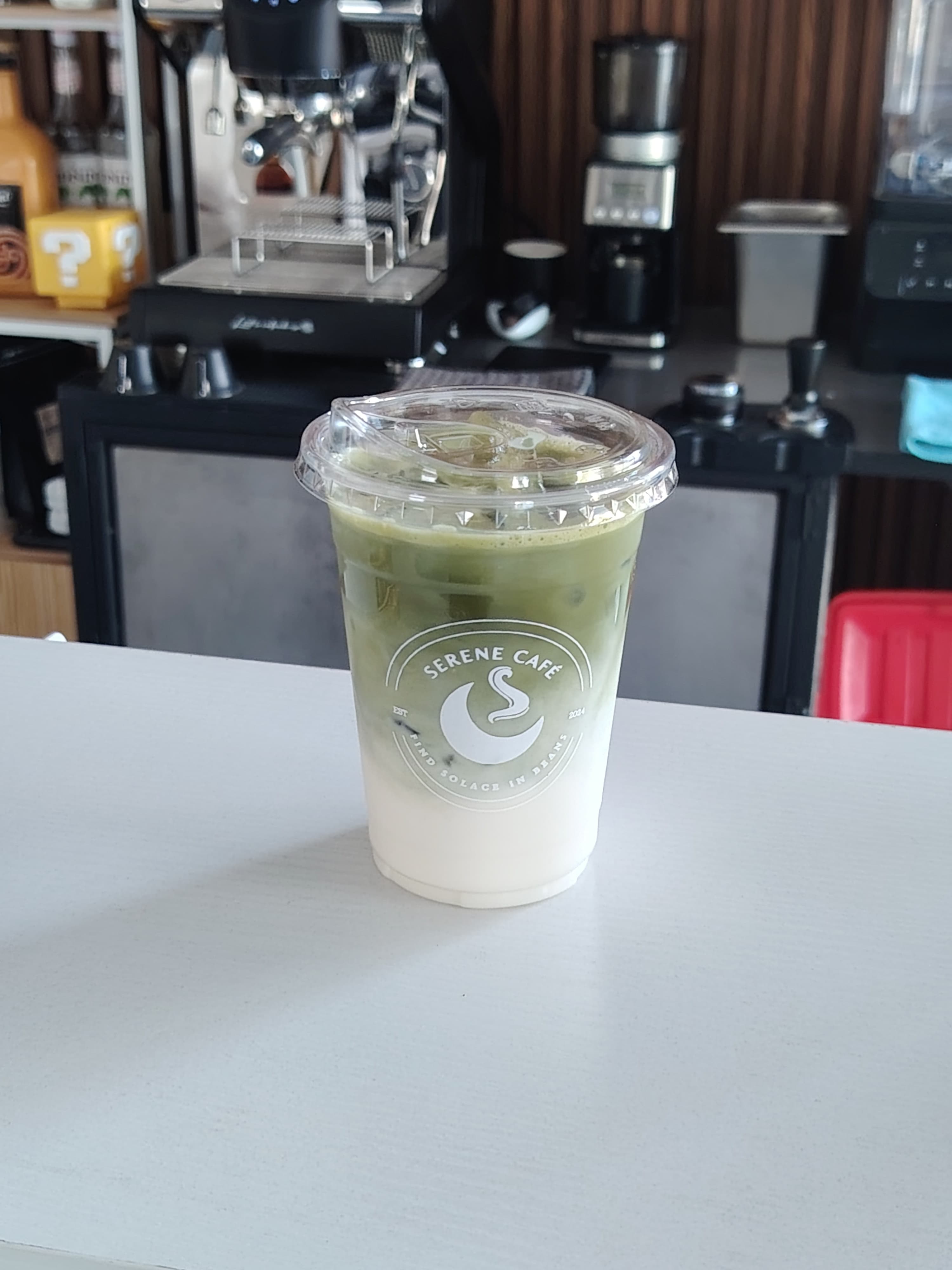 Iced matcha drink